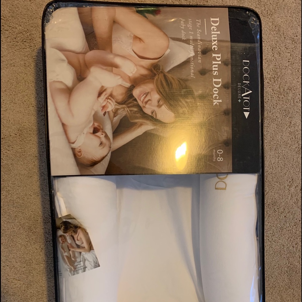 NEW DockATot Deluxe Plus Dock